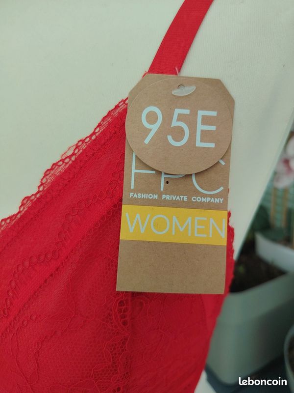 TB soutien gorge rouge NEUF T 95E (image 2)