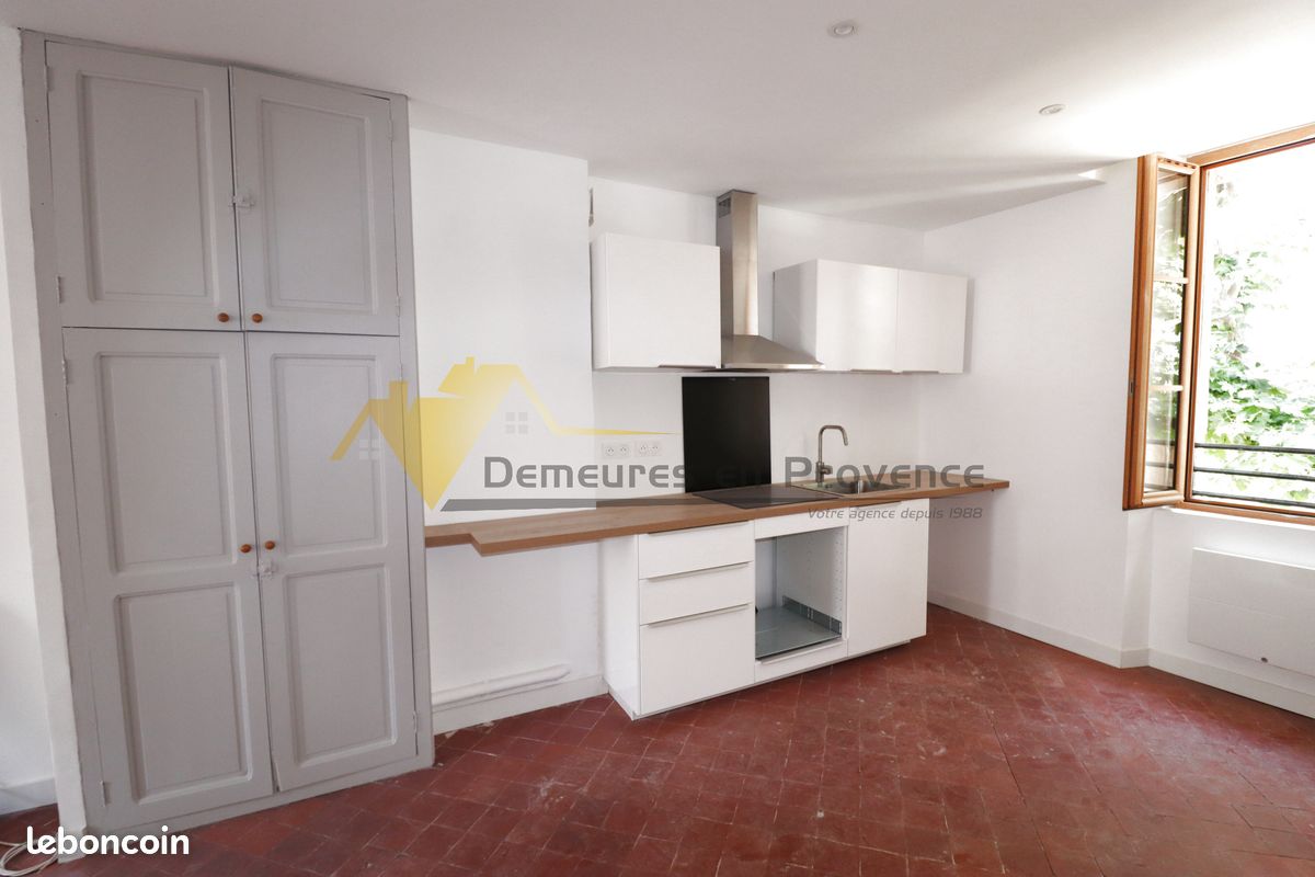 Appartement 3 pièces 74 m² · à Vaison-la-Romaine · 74 m² · 760 €
