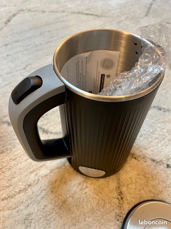 Bouilloire électrique 800ml noire neuve plastique (image 2)