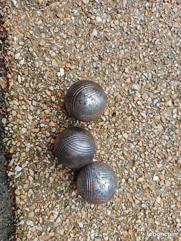Jeu de 3 boules de pétanque en métal (image 1)