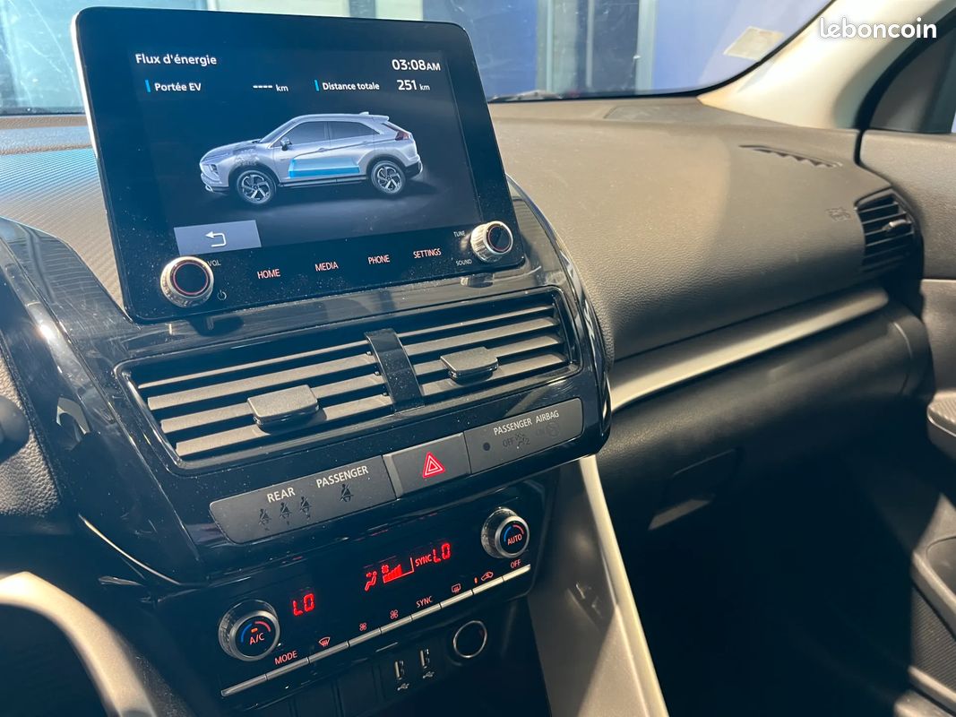 MITSUBISHI ECLIPSE CROSS PHEV 188 INSTYLE 4WD – 2021 – AUTO – 102 000 km – CARPLAY – SIEGES CHAUFFANTS – SUIVI COMPLET (image 11)