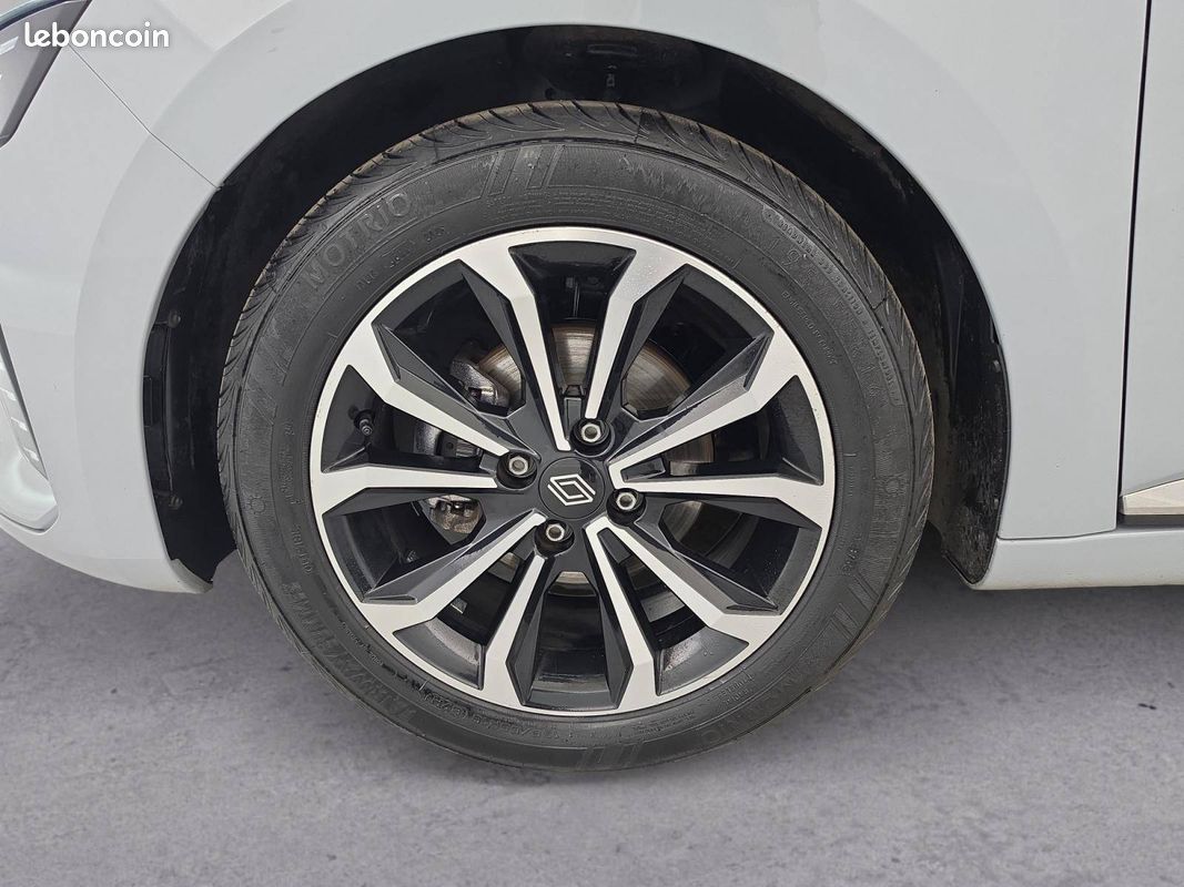 RENAULT Clio TCe 90 Techno (image 19)