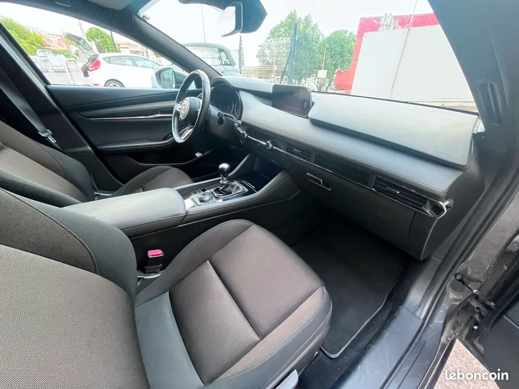 MAZDA MAZDA 3 2.0 Skyactiv-x 180ch AWD Sportline / Suivit Mazda/ Vidange Neuve / Garantie Mazda / Bien Optionné / (image 40)