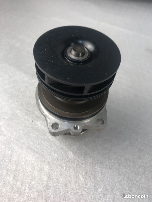 Pompe à eau VALEO BMW E36 E39 E34 E46 Z3 Z4 X3 E83 X5 E53 Z4 E86 (image 3)