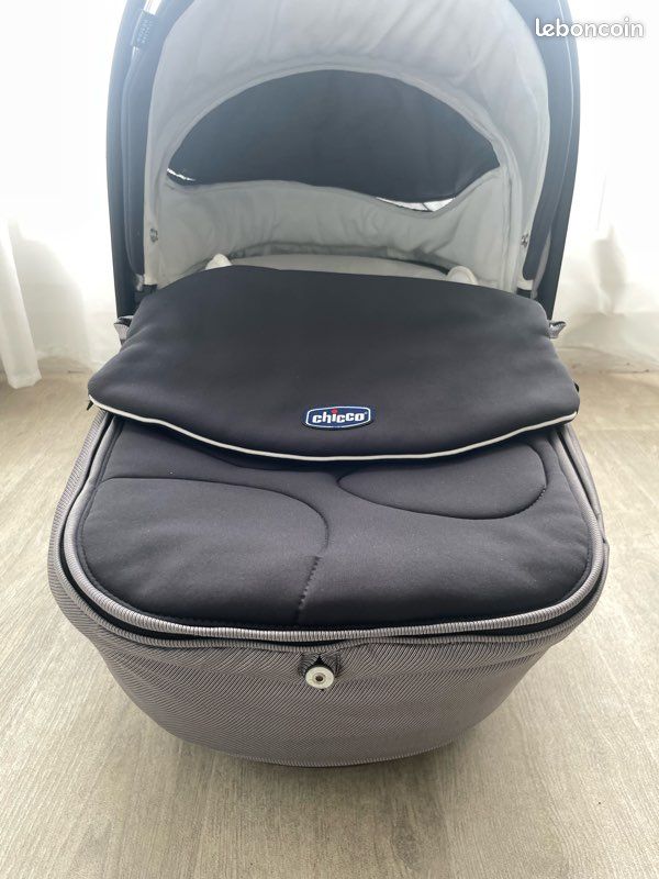 Nacelle auto Chicco inclinable – Très bon état (image 7)