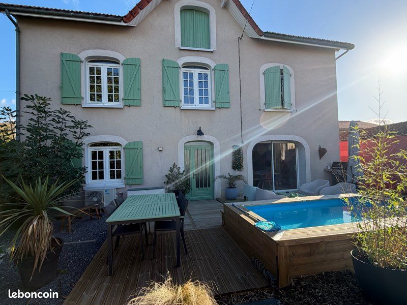 Maison 5 pièces 125 m² · à La Rochefoucauld-en-Angoumois · 125 m² · 230 000 €