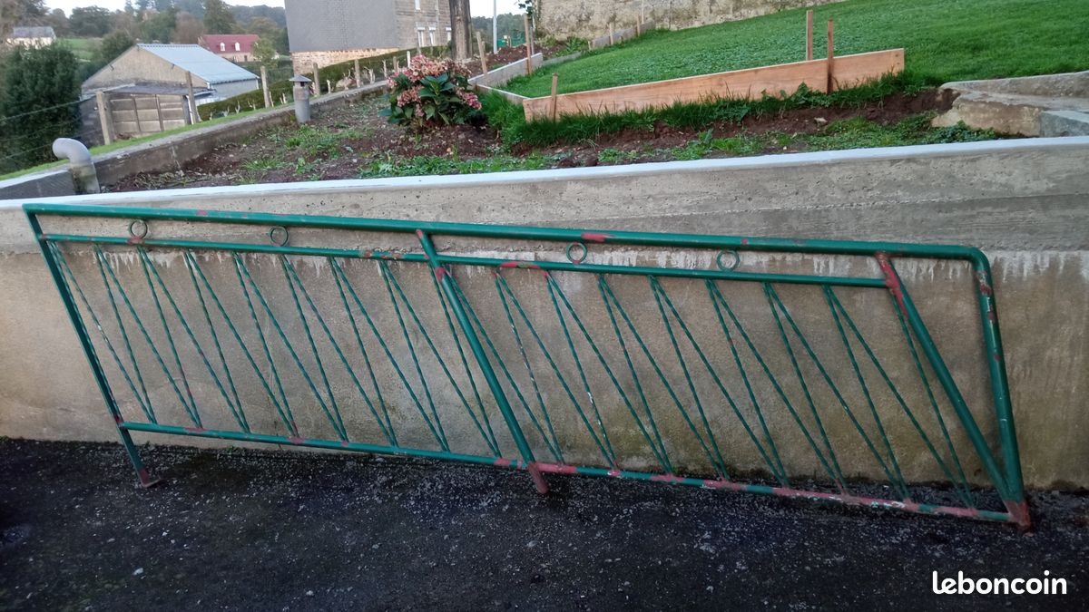 Rampe d'escalier extérieur (image 1)