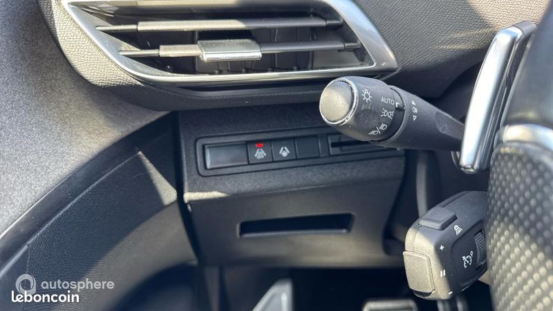 Peugeot 3008 1.2 PureTech 130ch S&S GT EAT8 (image 24)