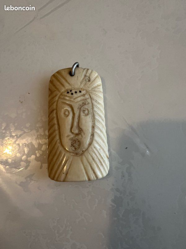 Ancien bijoux Pendentif en os (image 3)