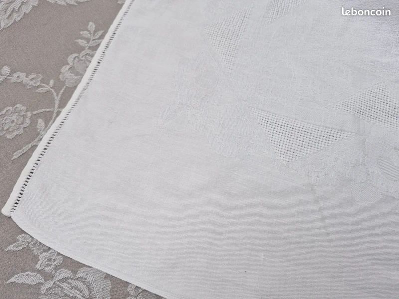 Nappe Ancienne En Coton Brodé – Monogramme BV – 130x150 Cm + 10 Serviettes