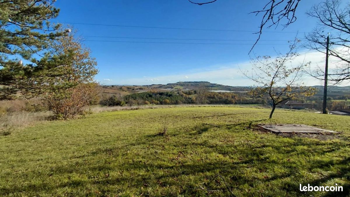 Terrain 4 700 m² Montpezat De Quercy · à Montpezat-de-Quercy · 35 000 €