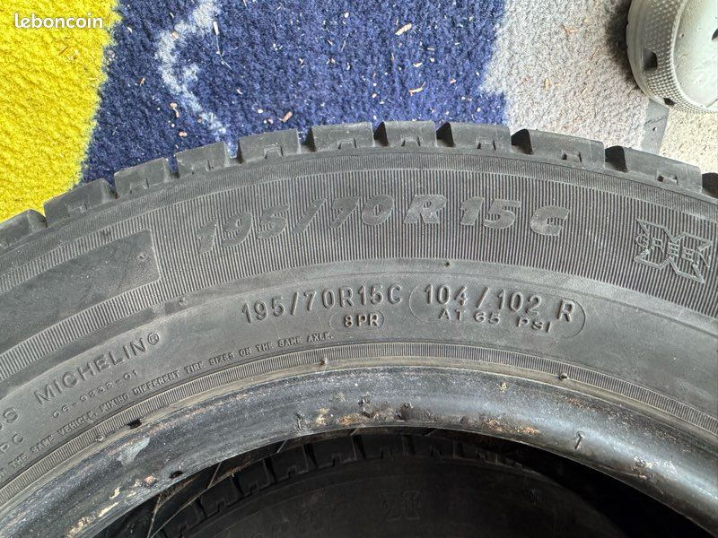 Paire de pneu Michelin Agilis 195/70r15c (image 3)