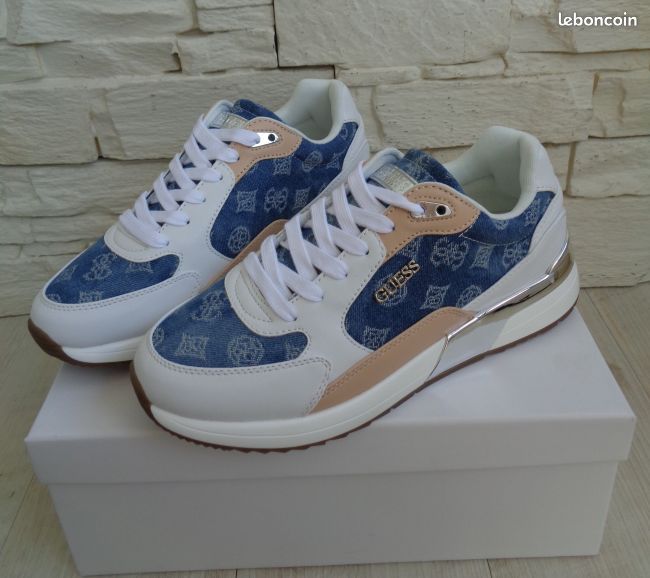 Superbes baskets Guess modèle Moxea20 en jean (image 3)