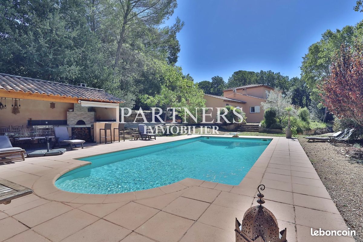 Maison 6 pièces 225 m² · à Trets · 225 m² · 835 000 €