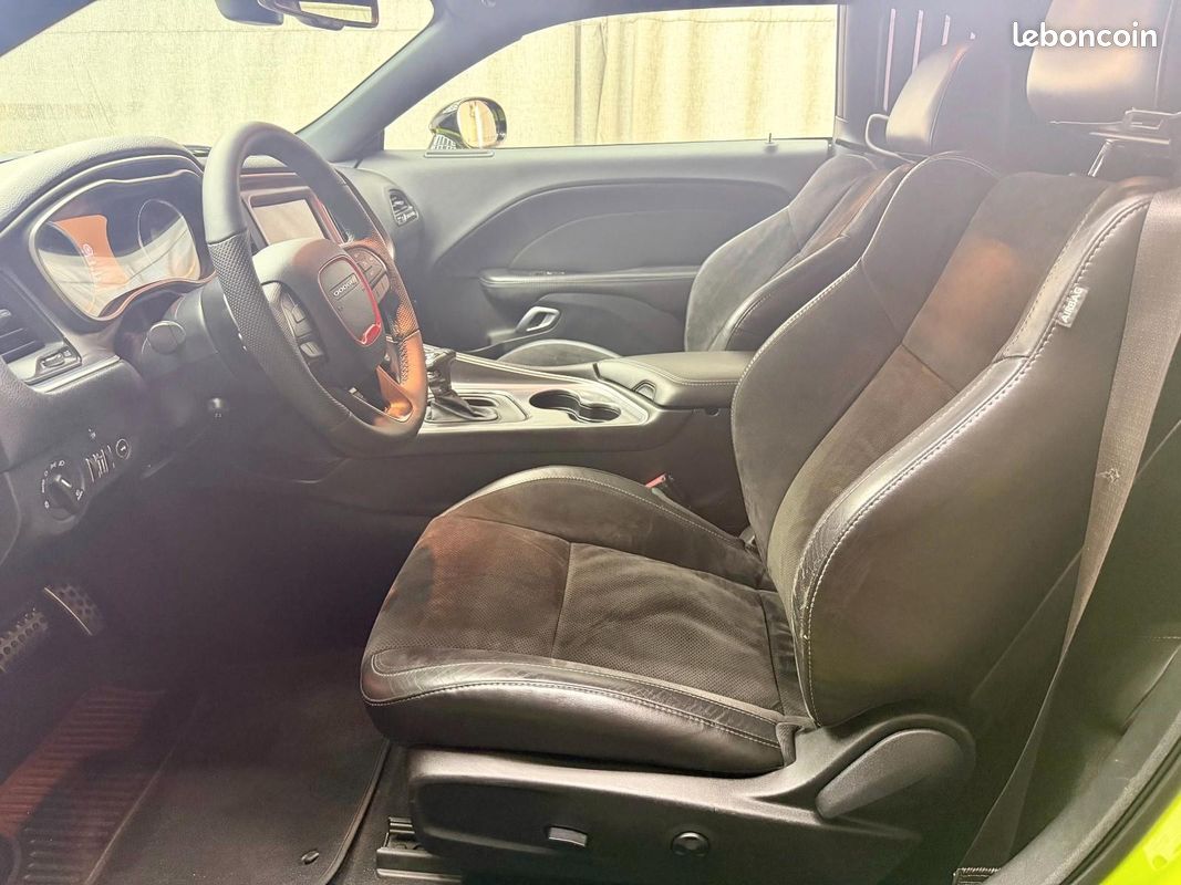 Dodge CHALLENGER R/T Scat Pack Widebody V8 6.4 492 ch – CarPlay – Caméra – Harman Kardon (image 5)