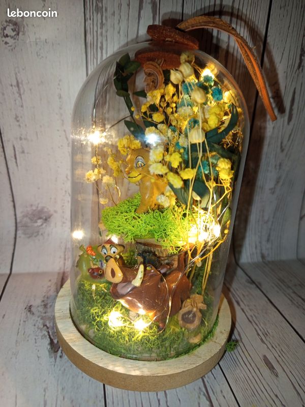 Cloche illuminée diorama inspiration le roi lion (image 3)