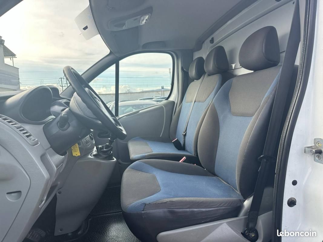 Renault Trafic 2.0 DCI 115ch - 8825HT (image 1)