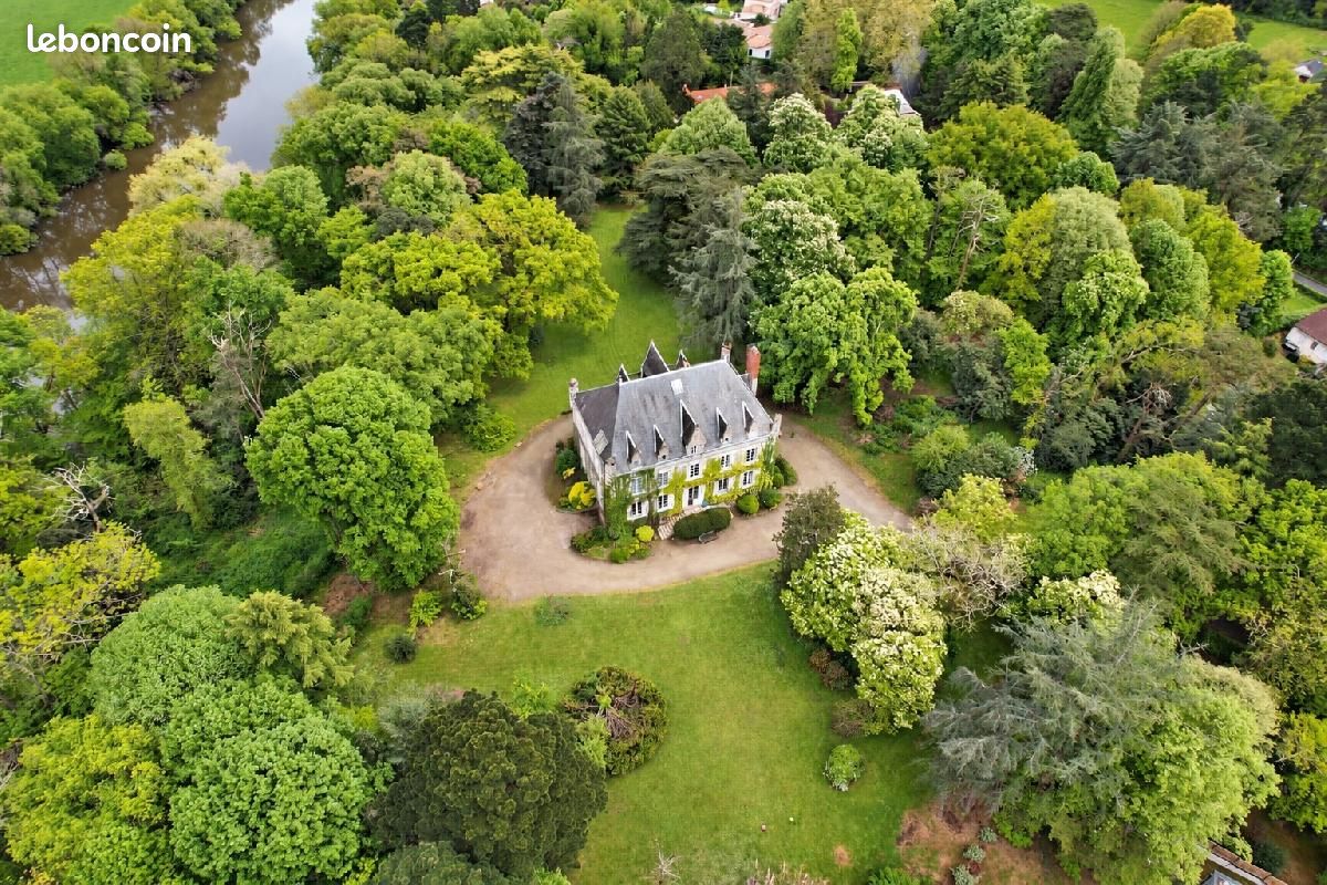 Maison 11 pièces 550 m² · à Vertou · 550 m² · 1 150 000 €