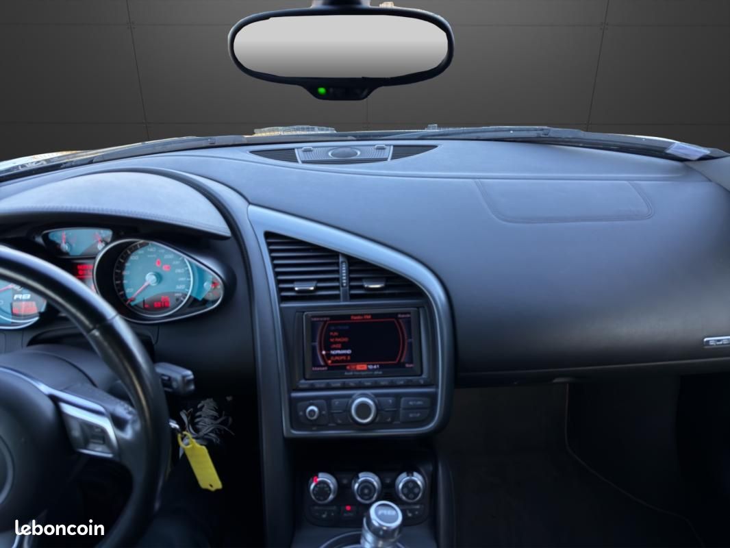 Audi R8 V8 4.2 FSI 420 Quattro R-Tronic (image 12)