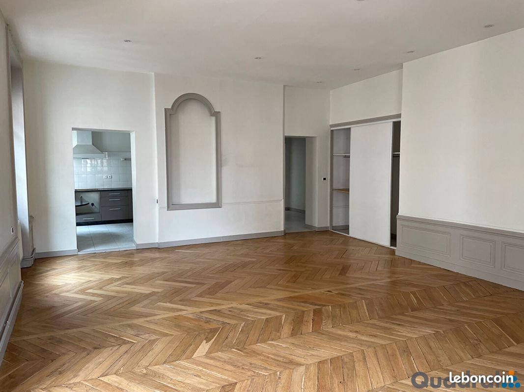 Appartement 4 pièces 159 m² · à Lyon · 159 m² · 2 455 €/mois
