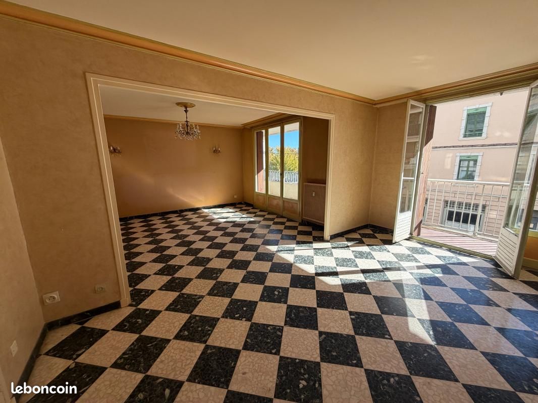 Appartement 7 pièces 162 m² · à Romans-sur-Isère · 162 m² · 149 000 €