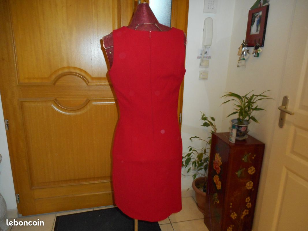Robe rouge etam sans manche cintrée laine T 38 (image 3)