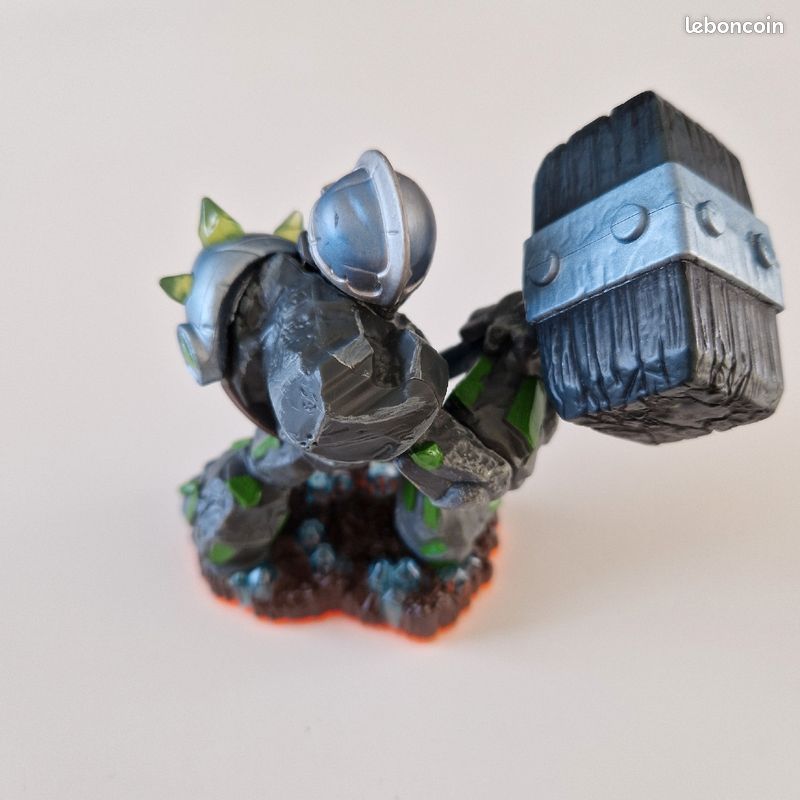 Figurine Skylanders Crusher (giant) (image 2)