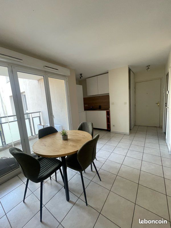 Appartement 1 pièce 25 m² · à Saint-Priest · 25 m² · 790 €