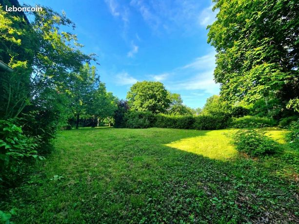 Terrain 552 m² Menville