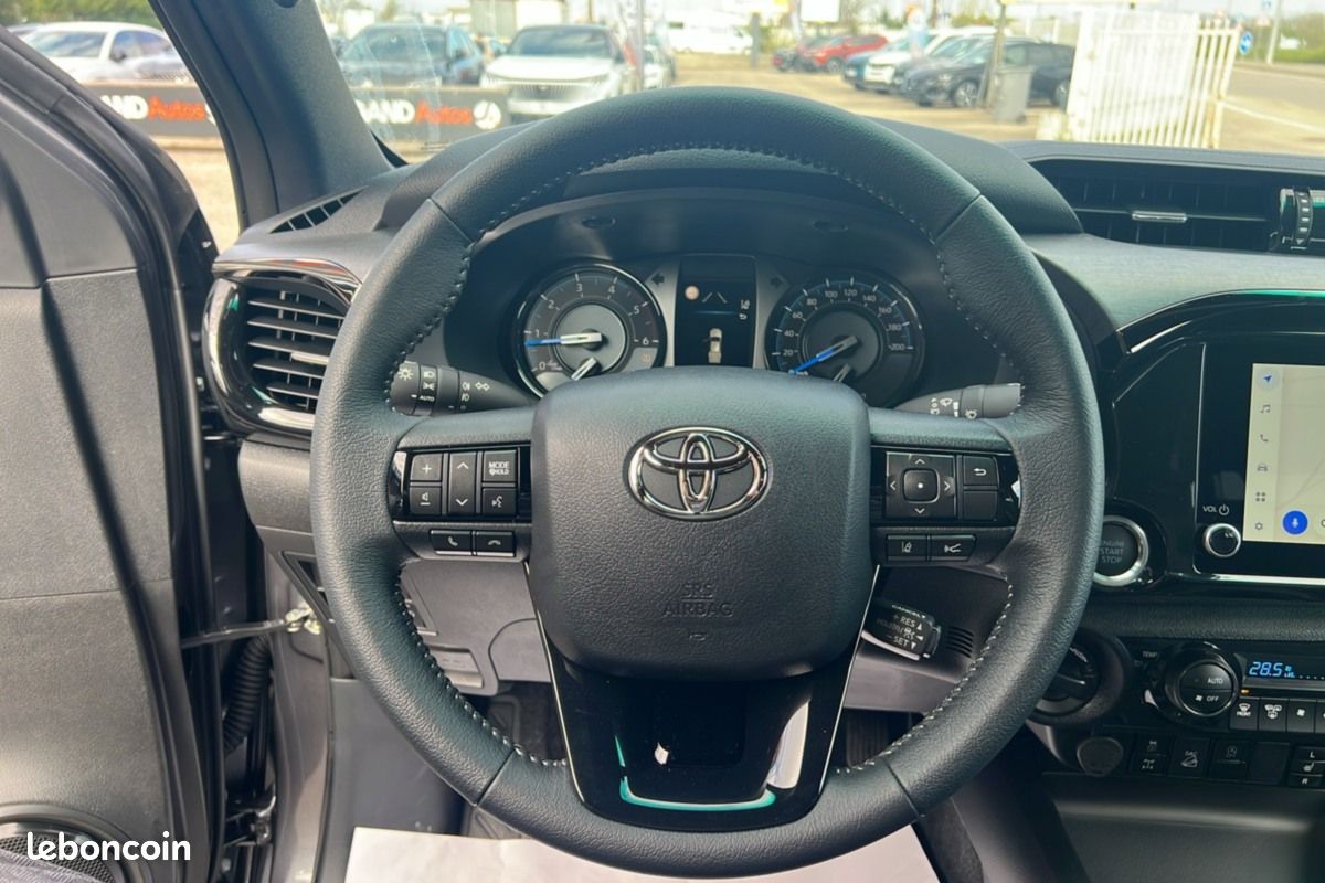 Toyota Hilux 2.8 204 BVA INVINCIBLE 4PL (image 10)