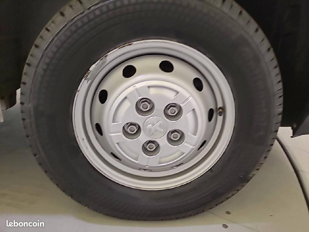 Peugeot Boxer FOURGON TOLE 3.3 T L2H2 BLUEHDI 120 S&S BVM6 (image 13)