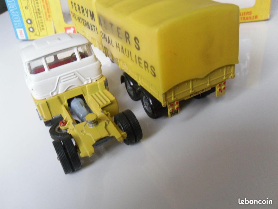 4 Pneus Noirs Striés CORGI Pour Camion – Neufs, échelle 1/43
