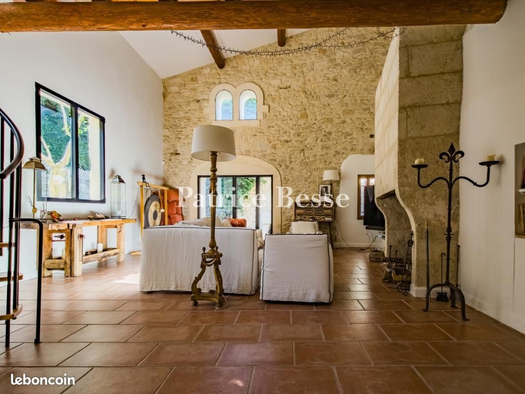 Maison 10 pièces 300 m² · à Montfrin · 300 m² · 850 000 €