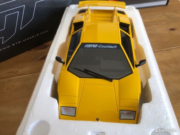 The 1/43 Lamborghini Countach LP5000 from Premium X, a review by