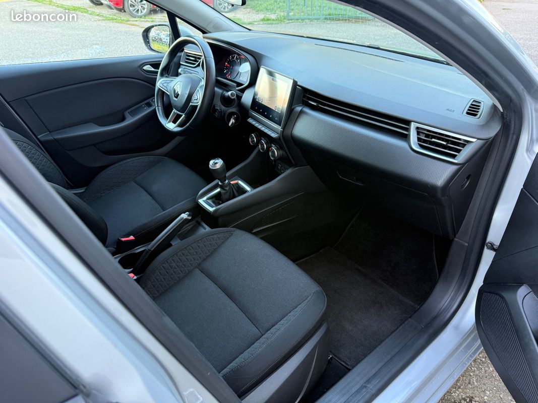 Renault clio v 1.5 blue dci 85 2020 145 017 km (image 2)
