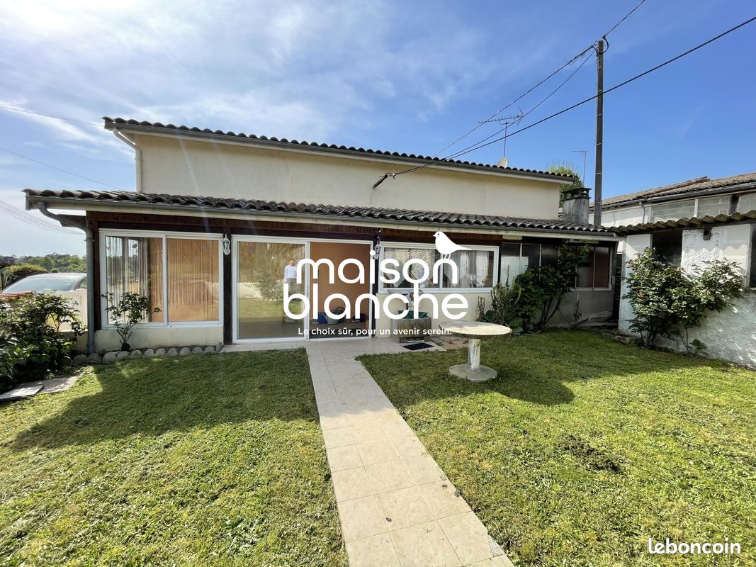 Maison 4 pièces 131 m² · à Saint-Martin-de-Coux · 131 m² · 137 000 €