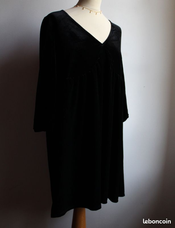 Robe Kiabi effet velours noir (M) Vêtements