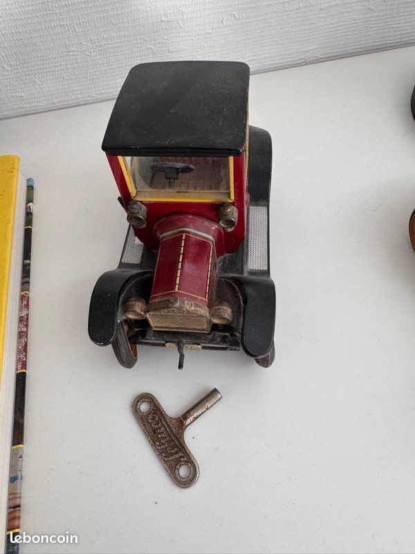 Voiture de collection (image 4)