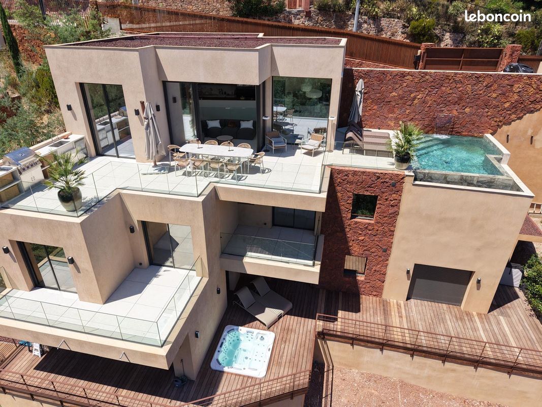 Maison 6 pièces 258 m² · à Théoule-sur-Mer · 258 m² · 2 990 000 €