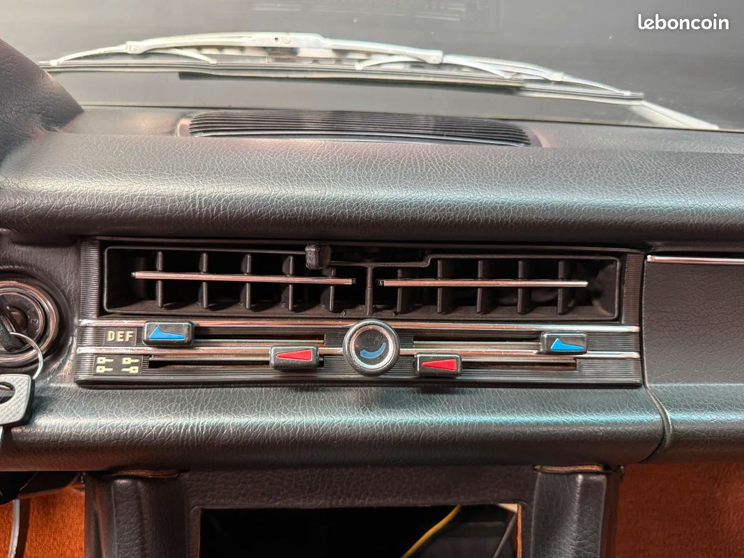 MERCEDES 230 TYPE W114 120ch BVM 5 2.3 (image 14)