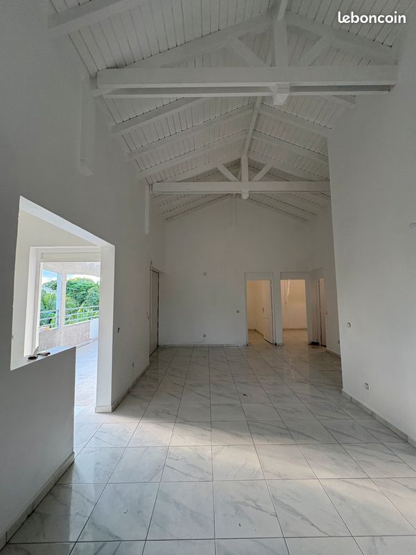 Appartement 3 pièces 61 m² · à Les Abymes · 61 m² · 900 €/mois