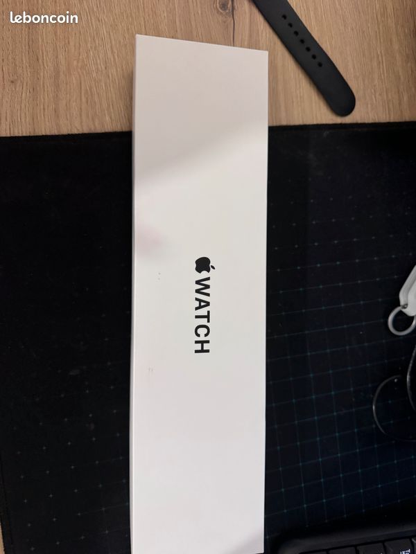 Apple Watch SE 2 44mm (image 2)