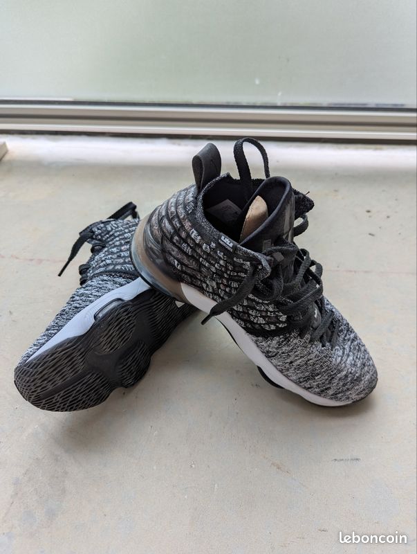 Nike LeBron 16 Chaussures