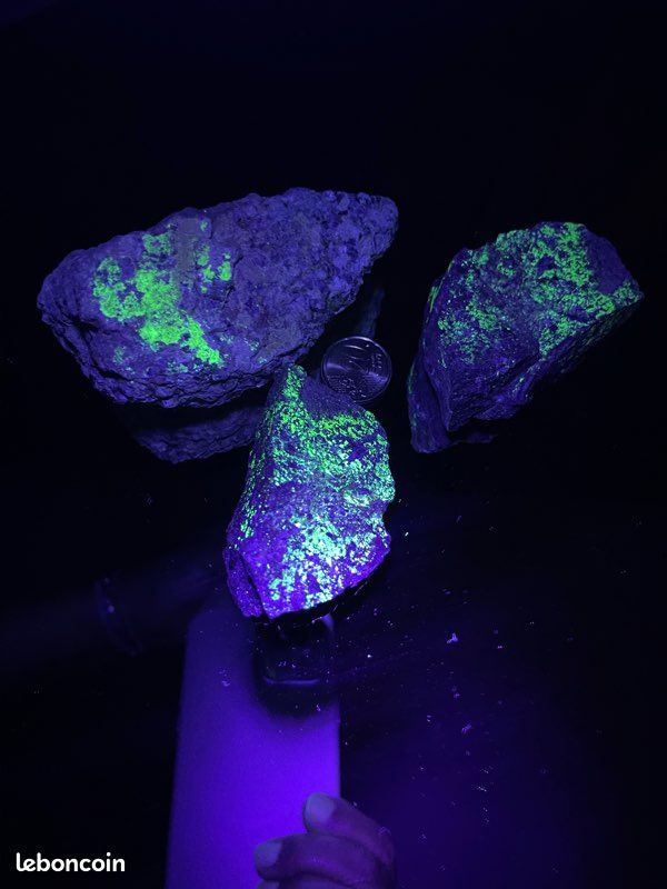 Autunite pierre uv (image 13)