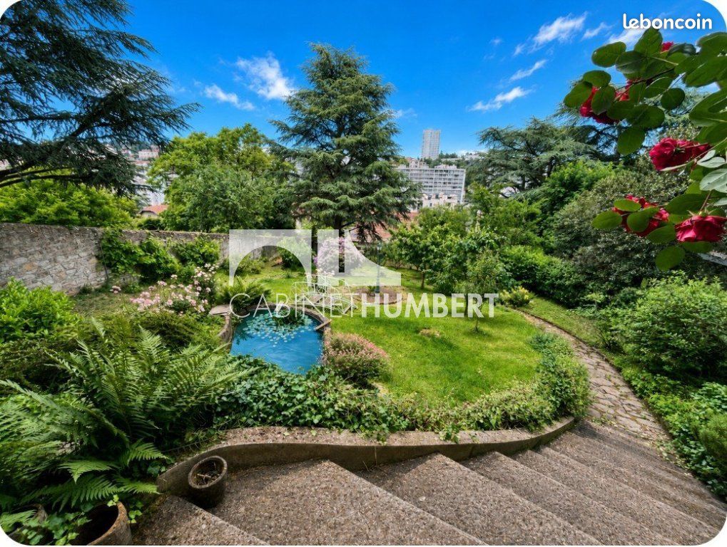 Maison 8 pièces 275 m² · à Saint-Étienne · 275 m² · 449 000 €