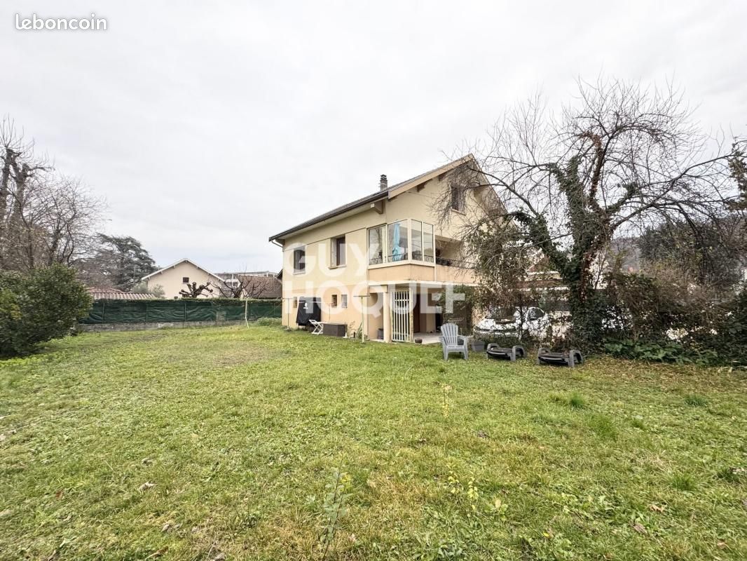 Maison 5 pièces 95 m² · à Échirolles · 95 m² · 220 000 €