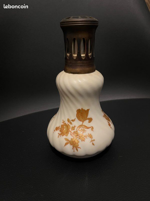 LAMPE BERGER EN PORCELAINE de PILLIVUYT Décor Floral RO Orient complète EUR 25,00 - FR