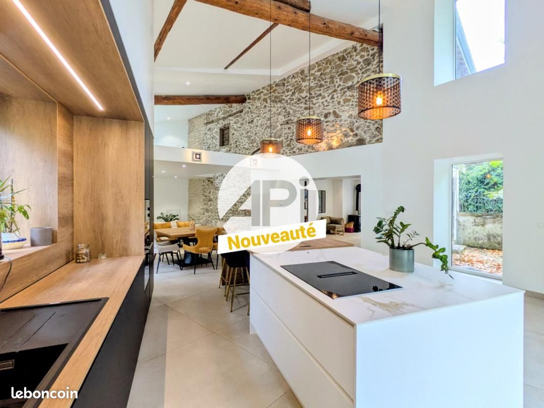 Maison 6 pièces 266 m² · à Condrieu · 266 m² · 450 000 €