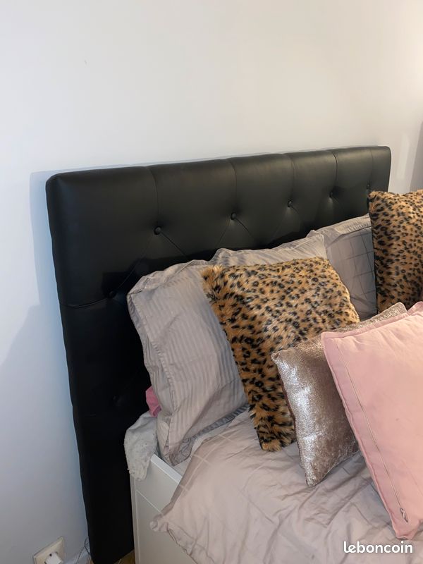 Tête de lit noir matelassé (image 1)
