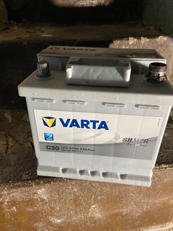 Batterie VARTA C30 12V 54 Ah 530A - Équipement auto